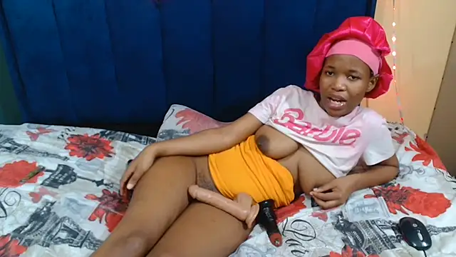 HotCreamyTea webcam