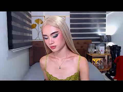 JuicyCockThea webcam