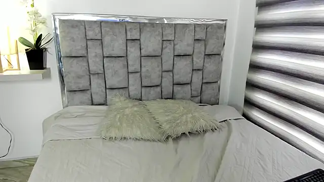 melanie_roux__ webcam