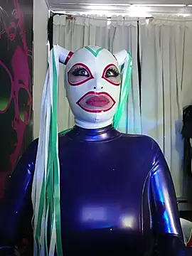 LatexDevil_Blondie webcam