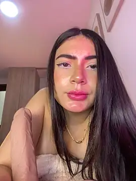 Mia_222 webcam