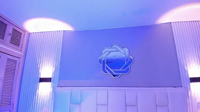 NanaOsaky webcam