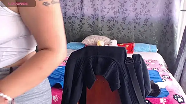 miia-big1boobs_ webcam