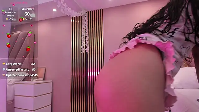 chloe_larson webcam