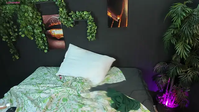 Kitty_Milan webcam