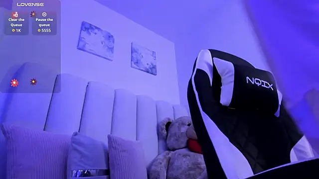BrianaAnder21 webcam