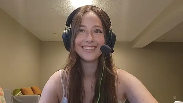 MiguelinaAvetisyan webcam