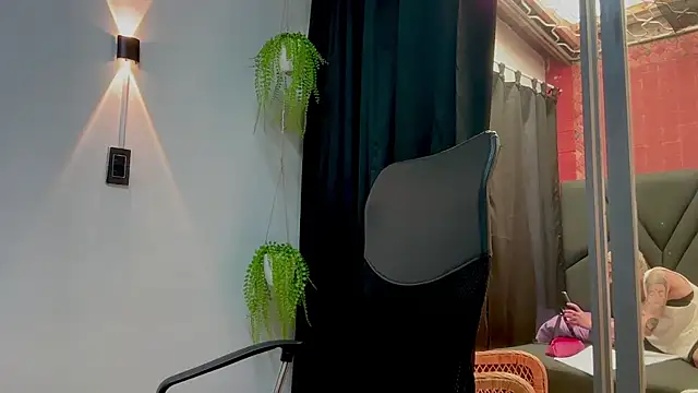 MarcellaGriffin webcam