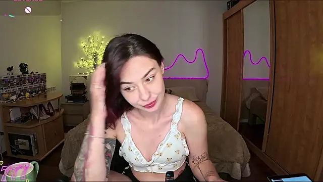 CamomileLil webcam