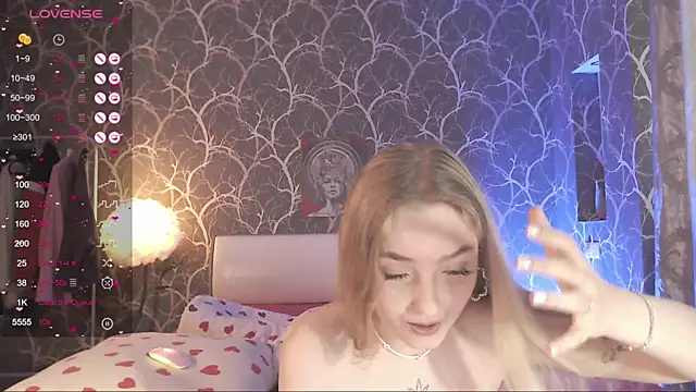 MiaMiaMeow webcam