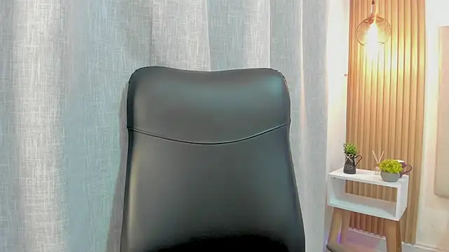 Victoria_Rosee webcam