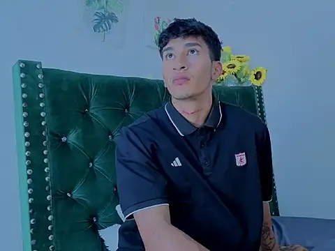 zayn_moretti - Zayn_Moretti's free webcam - UK Sex Cams