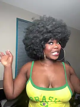 WomanNextdoor1 webcam