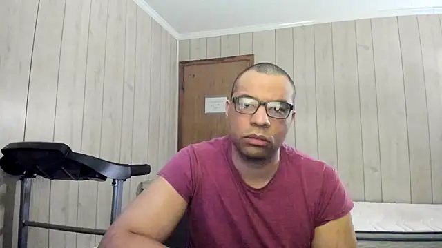 NaturalBeautyQueen webcam