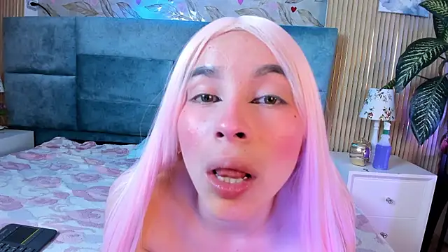 Delphine_doll webcam