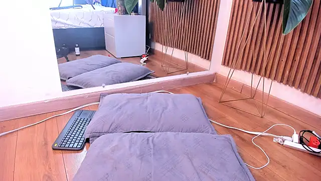 Lilit_doll webcam