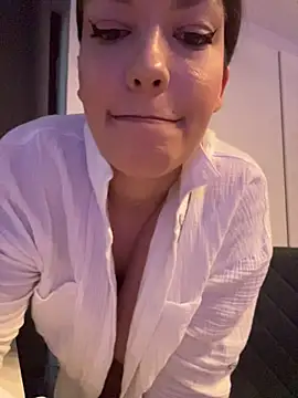 ClaraPasssion live cam on StripChat