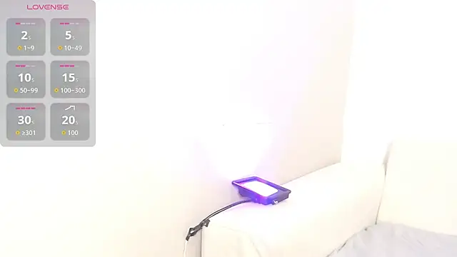 queen_adhara (F teen) - oil in the ass