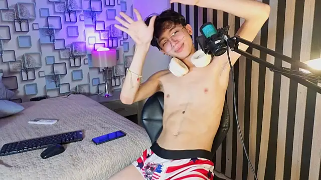 twink_sebas7 (M twink) - Rubing ur ass and stroking fast ur cock