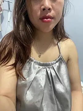 Emxinhka1 live cam on StripChat