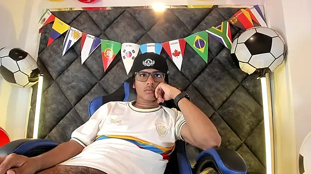 LiamKron live cam on StripChat