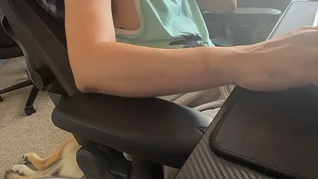 LatinFurBall live cam on StripChat