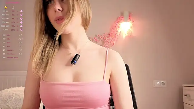 SharonNightt live cam on StripChat