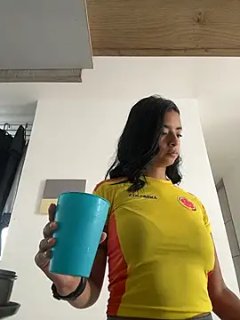 Laura_fernandezII live cam on StripChat