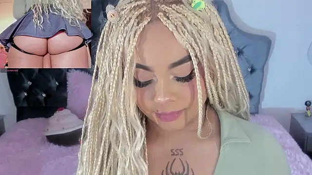 conny__curly webcam