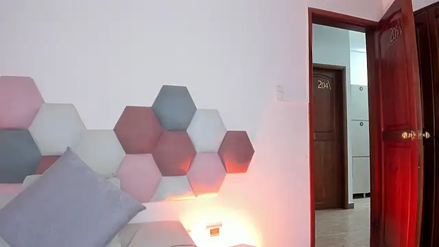 FreyaCameron webcam