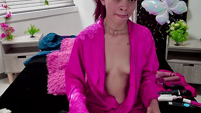 aurora_petitee webcam