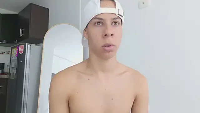 grey___27 live cam on StripChat