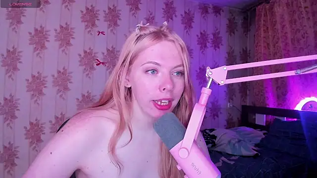 Cutie_Bambi webcam