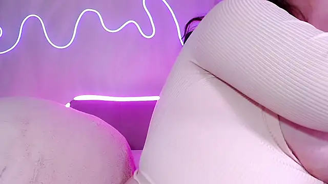 yourmermaidd live cam on StripChat