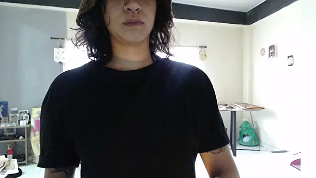 AlinaWoolf_ webcam