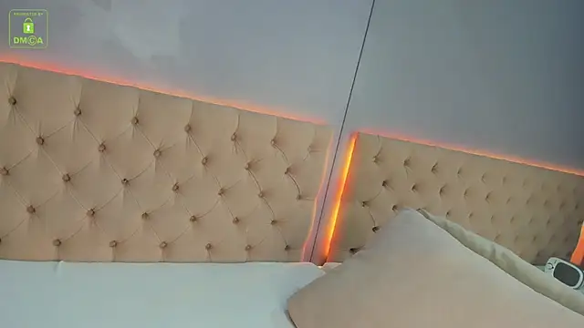 CarolBarker live cam on StripChat