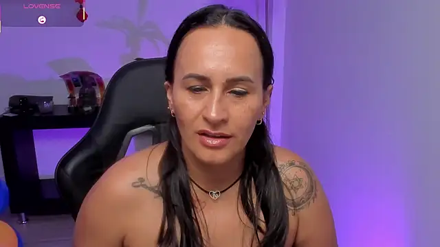 Sara_Charmy webcam