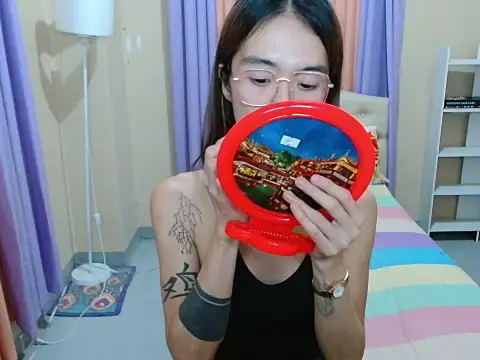 XxTsUncutAskaxX webcam