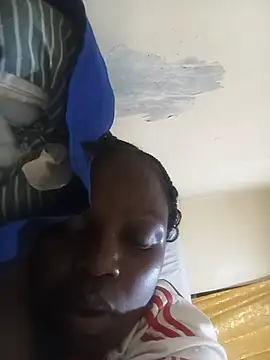 Sexybigtits12 webcam