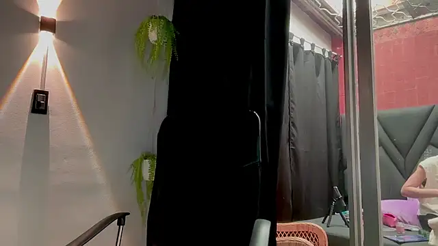 MarcellaGriffin webcam