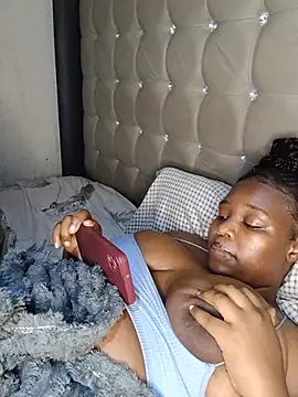 AaliyahBlackXO live cam on StripChat