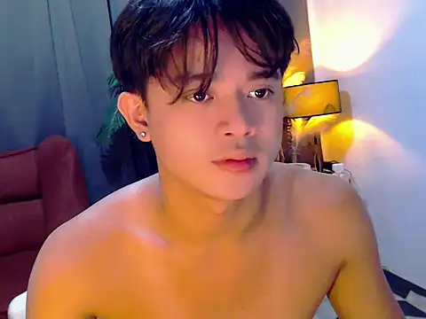 NautyBoyBrazeen_143 live cam on StripChat