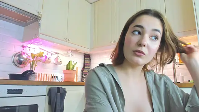 LiyaFly live cam on StripChat