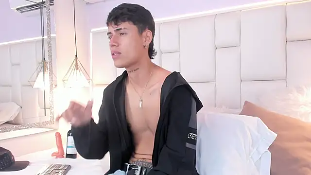 JacobFerrer live cam on StripChat