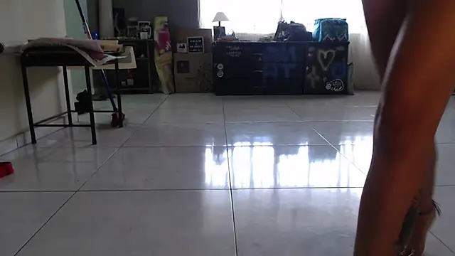 AlinaWoolf_ webcam