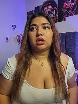 CurvyLolaX webcam