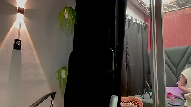 MarcellaGriffin webcam