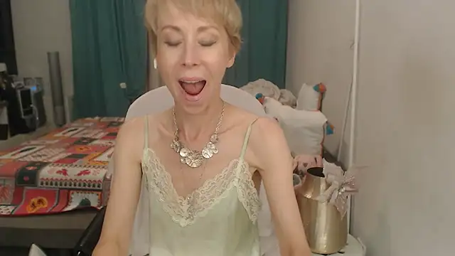 LuxuryNika webcam
