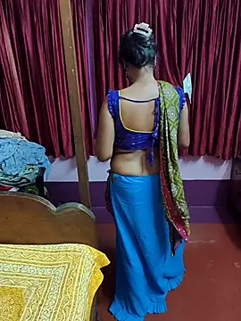 little-roshni's live room