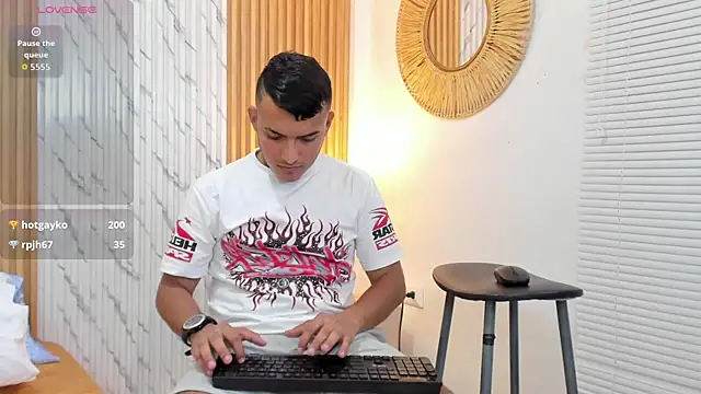 Chris_vega_ live cam on StripChat